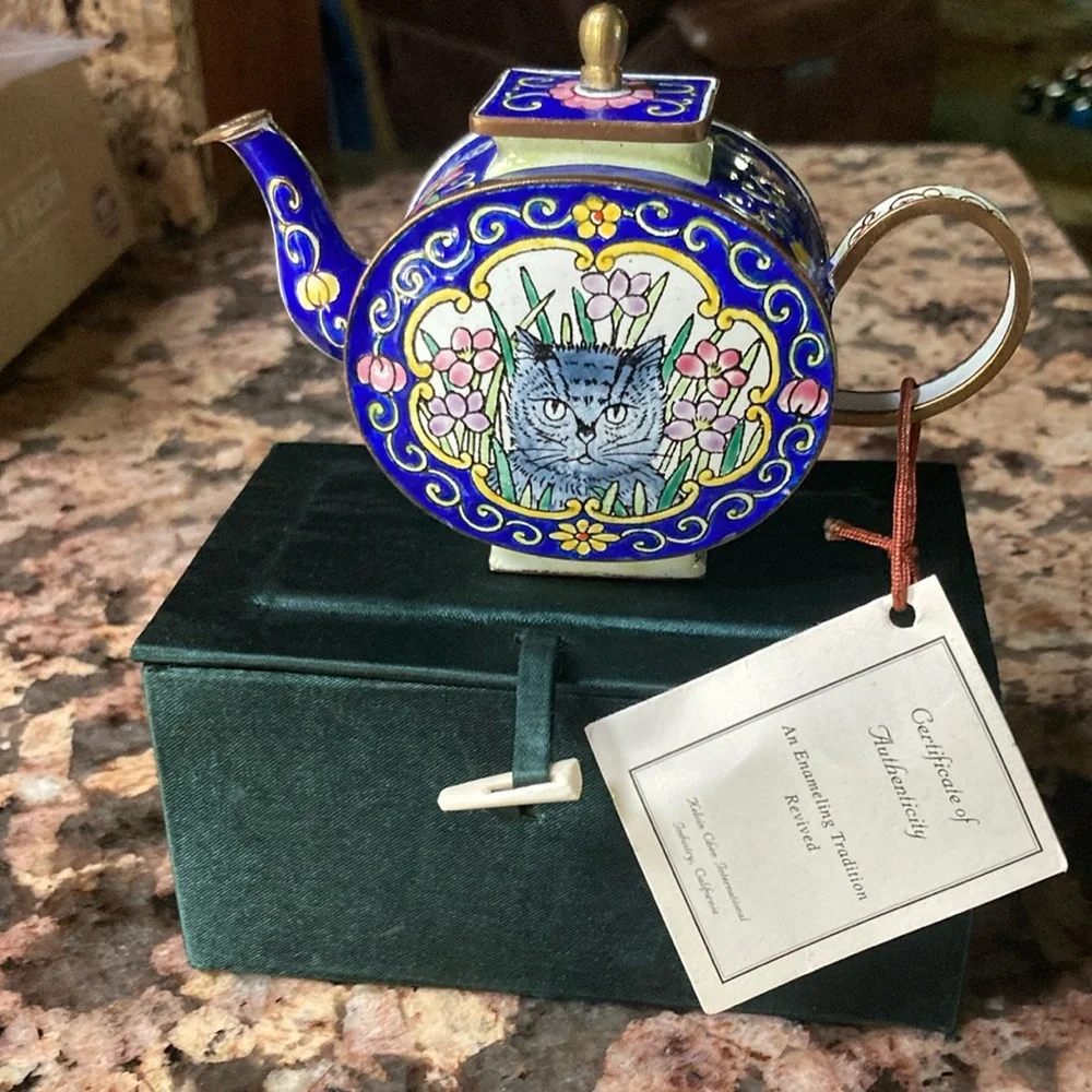 Tea pot - Picture 1 of 5